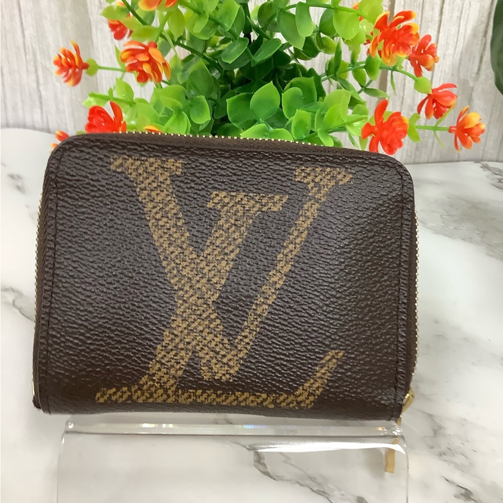 GUC Louis Vuitton Giant Monogram Zipper Coin & Card Purse.